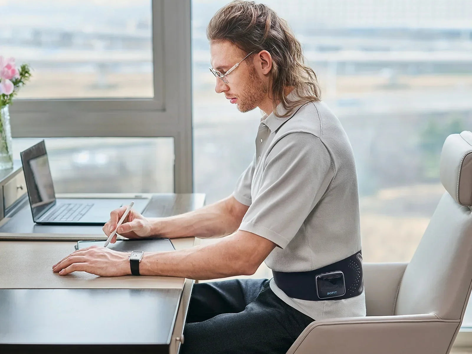 Survival Guide for Desk Workers: How to Sit 8 Hours Without Hurting Your Back