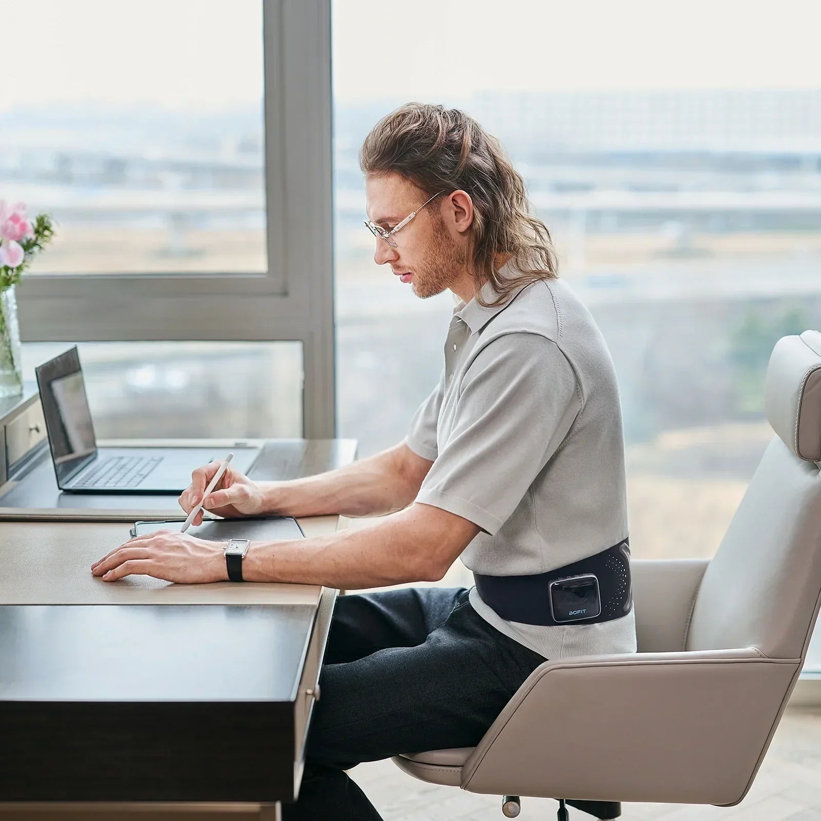 Survival Guide for Desk Workers: How to Sit 8 Hours Without Hurting Your Back