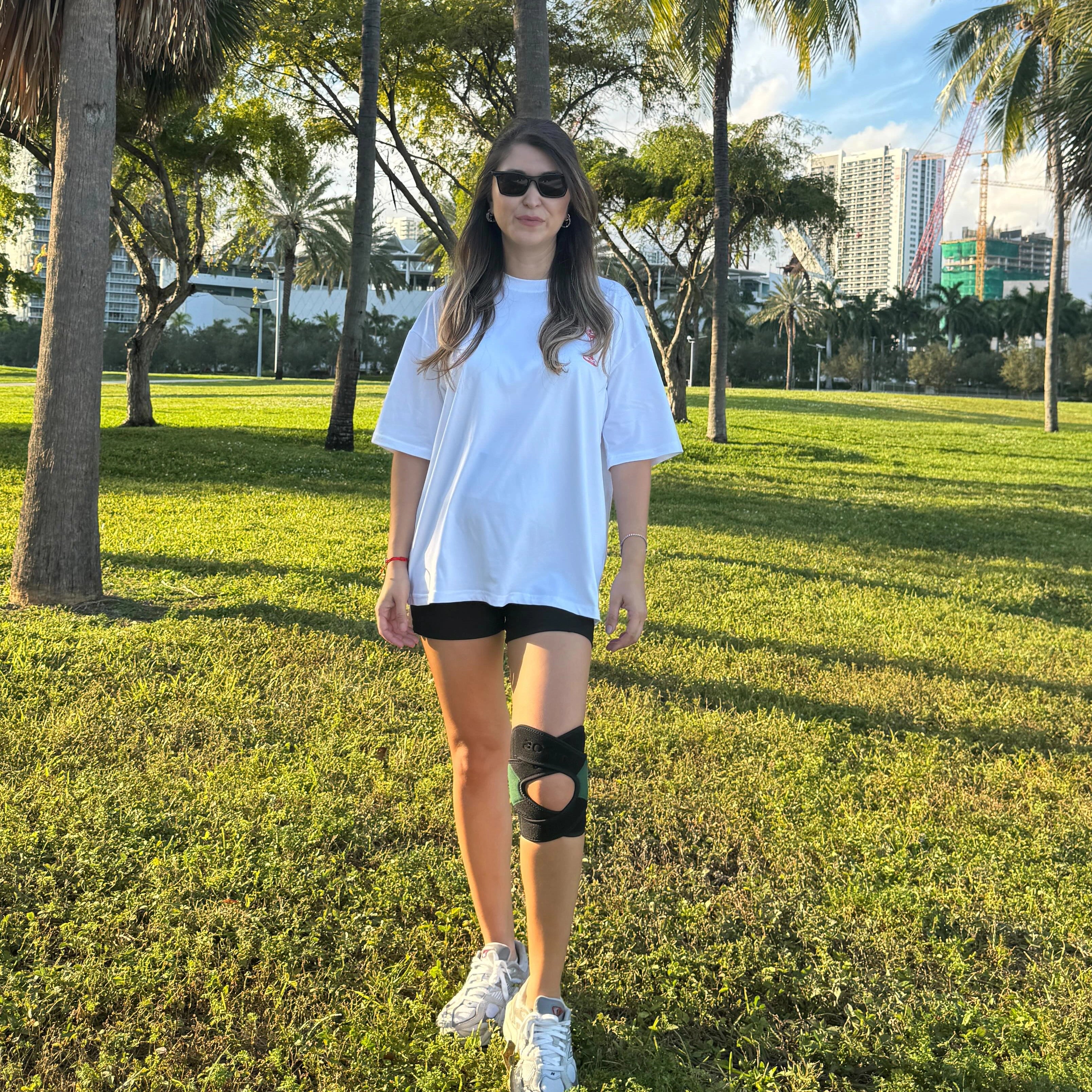 influencers wear knee brace